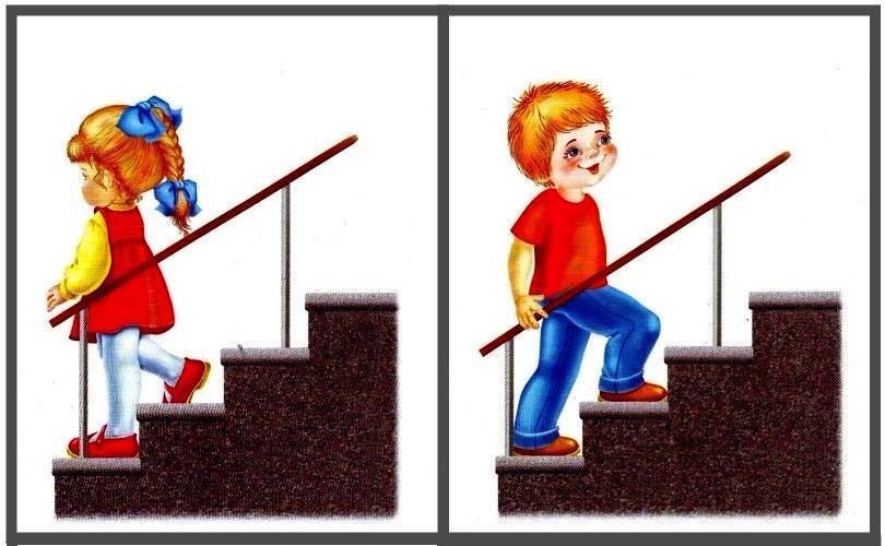 Обезьянка поднимается по трапу а мери спускается. Мальчик спускается с лестницы. Ребенок идет по ступенькам. Дети поднимаются и спускаются по лестнице. Ребенок спускается с лестницы.